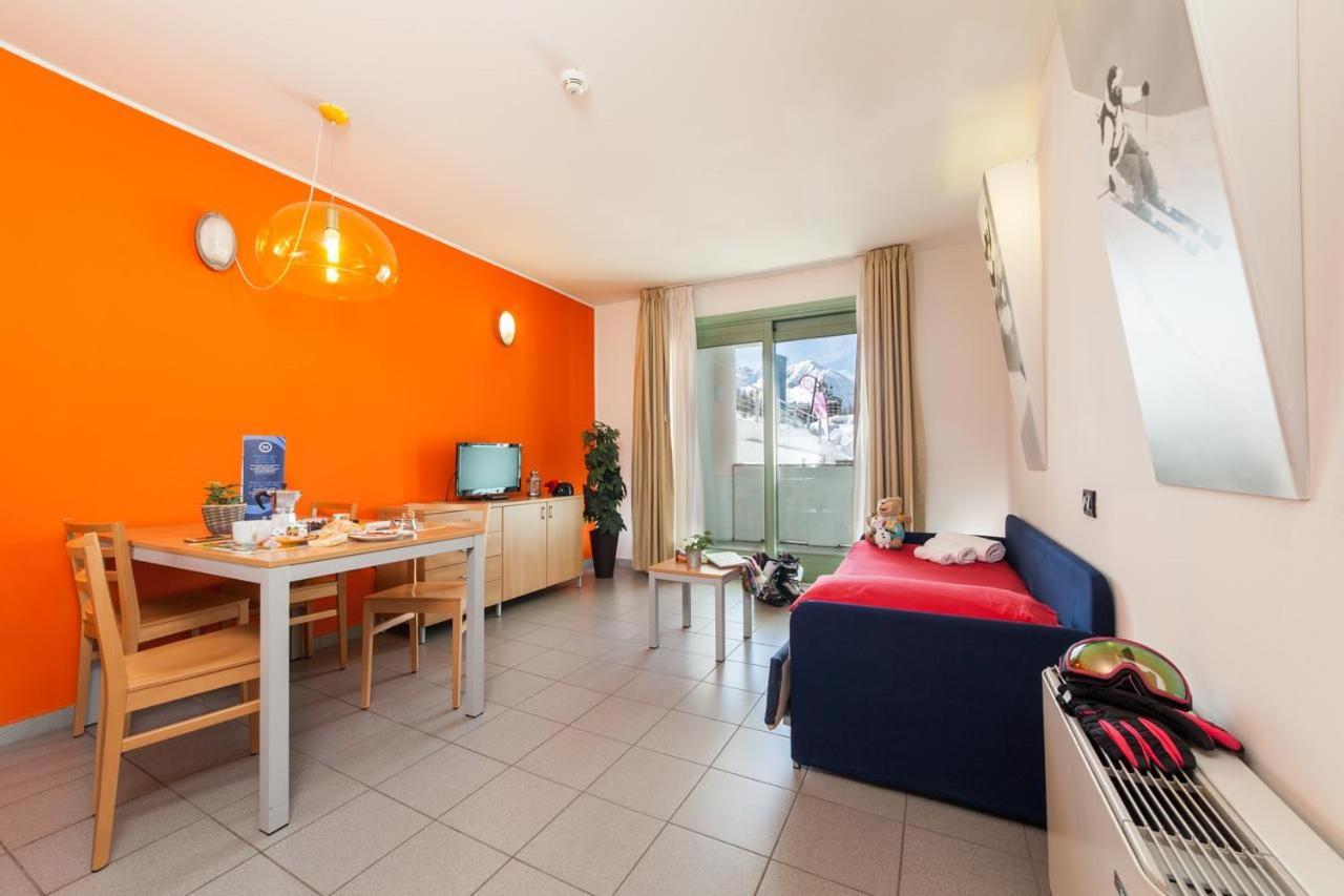 Teleo Vacanze - Villaggio Olimpico Di Sestrières Extérieur photo